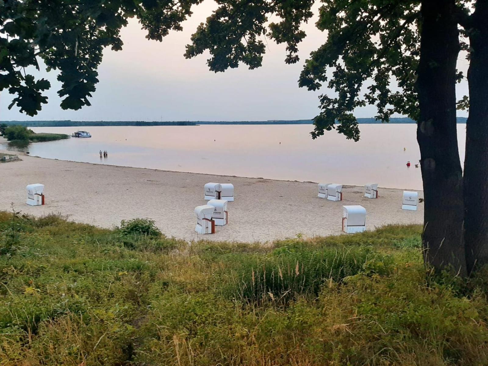Seeliebe Mit Sauna Und Nur 50 Mtr. Bis Zum Strand Senftenberg Exterior photo